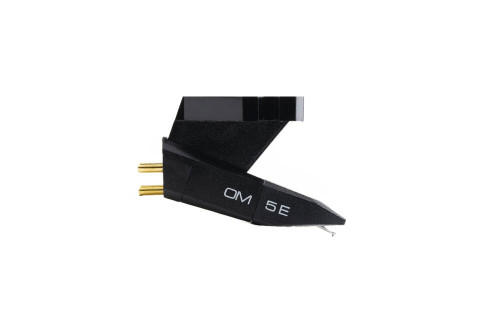 An Ortofon OM5E cartridge on a white background